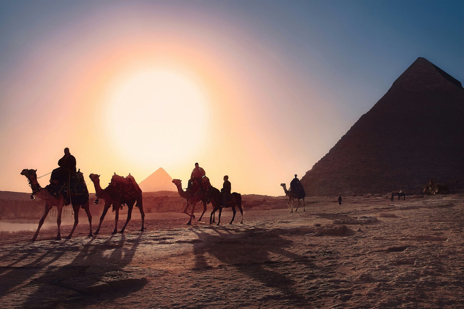Private guided Egypt land journey pyramids temples Nile